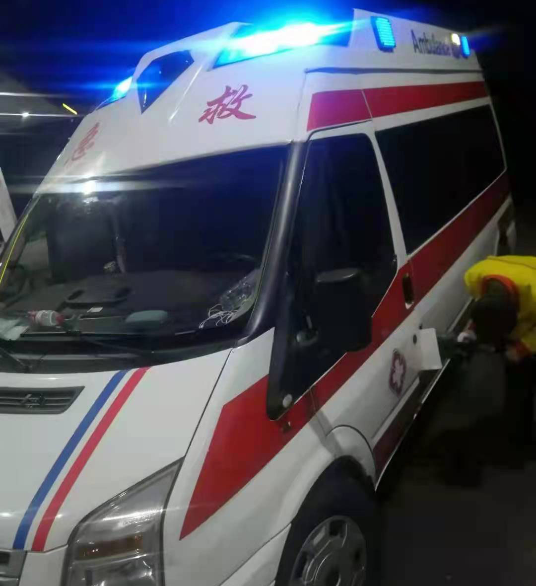 始兴县专业救护车出租